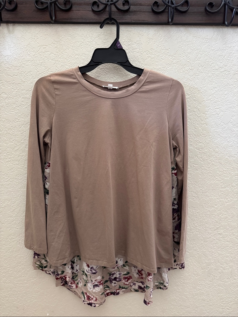 eesome Taupe Long-Sleeve Layered Top with Floral Hem